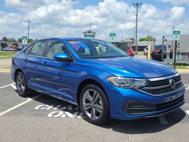 Used 2023 Volkswagen Jetta SE FWD image 3