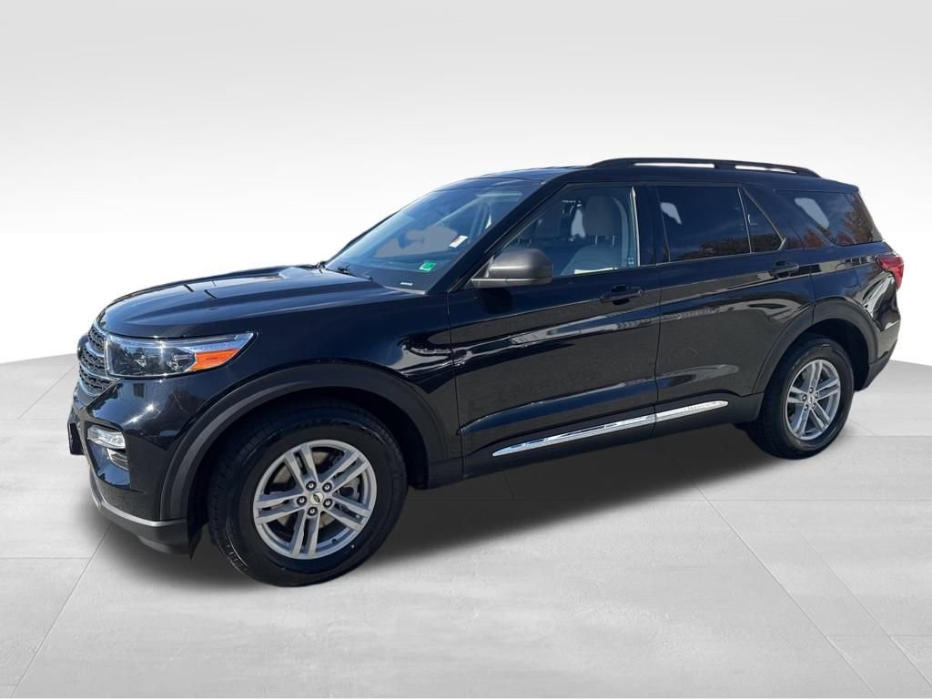 Certified 2024 Ford Explorer XLT w/ Equipment Group 202A image 2