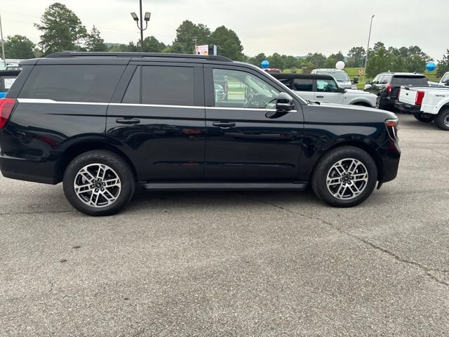 Certified 2025 Ford Expedition Active AWD/4WD image 37