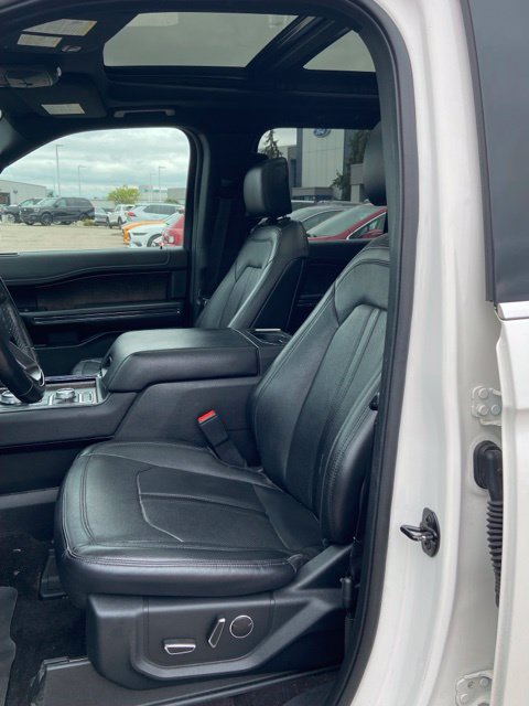 Certified 2019 Ford Expedition Limited w/ Equipment Group 302A AWD/4WD image 8