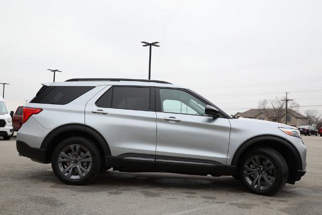 Certified 2022 Ford Explorer XLT w/ Equipment Group 202A image 2