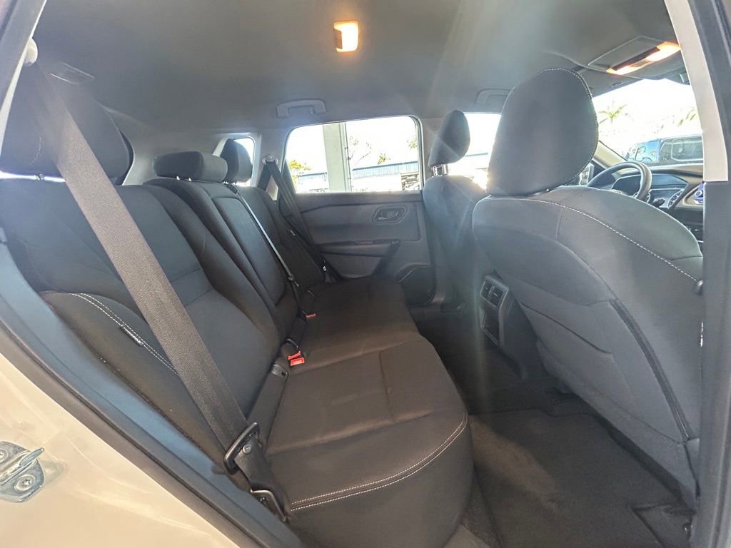 Used 2024 Nissan Rogue S AWD/4WD image 30