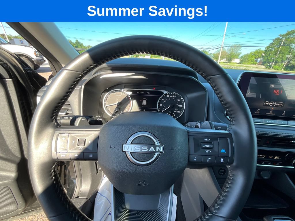 Used 2025 Nissan Rogue SV AWD/4WD image 22
