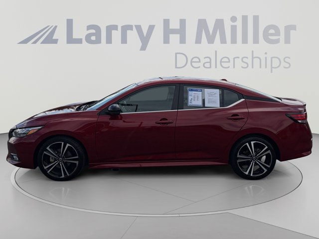 Used 2022 Nissan Sentra SR w/ Electronics Package FWD image 2