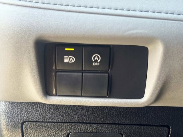 Used 2023 Toyota Highlander L FWD image 28