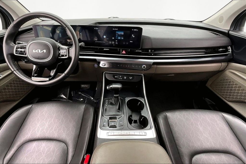 Used 2025 Kia Carnival LXS image 16