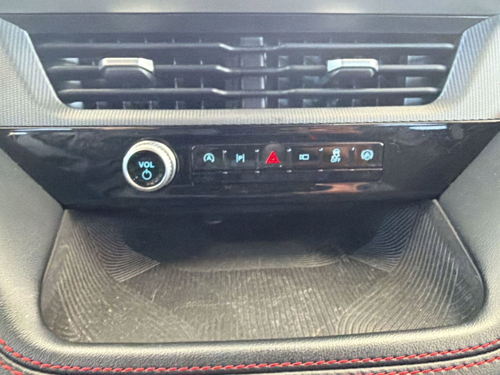 Certified 2025 Ford Explorer ST-Line w/ ST-Line Street Pack image 21