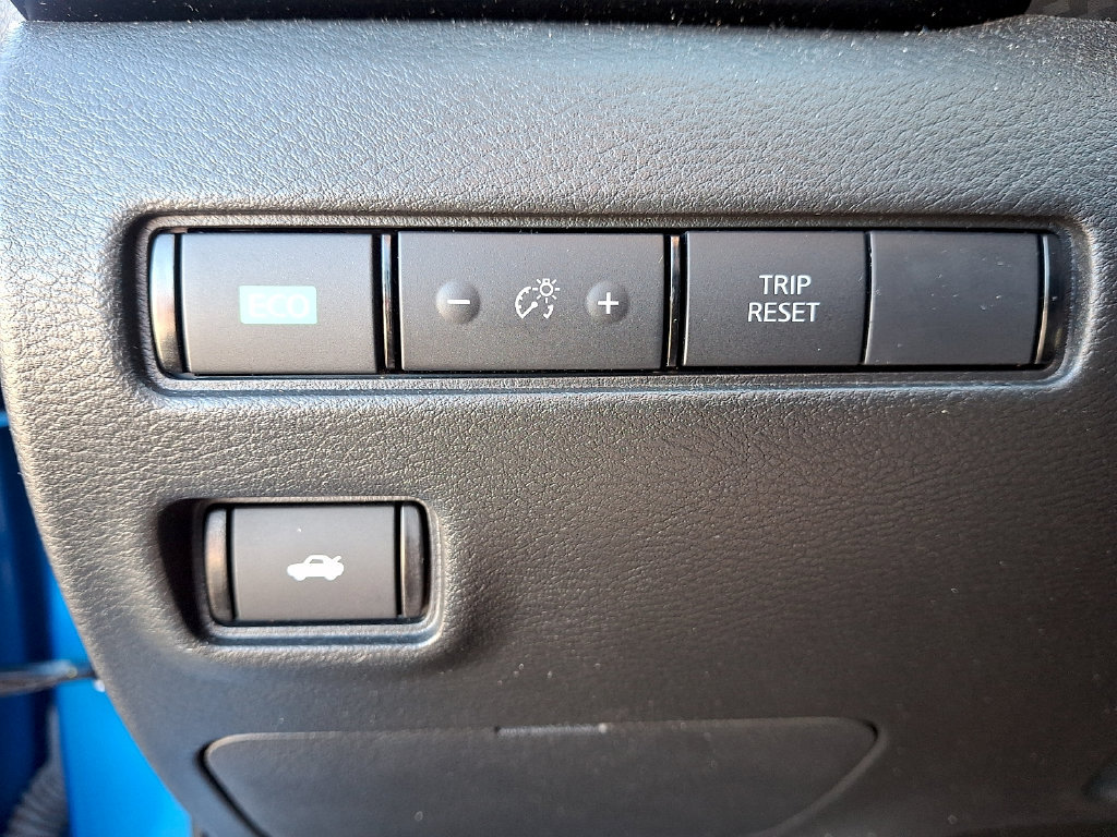 Used 2025 Nissan Sentra SV FWD image 25