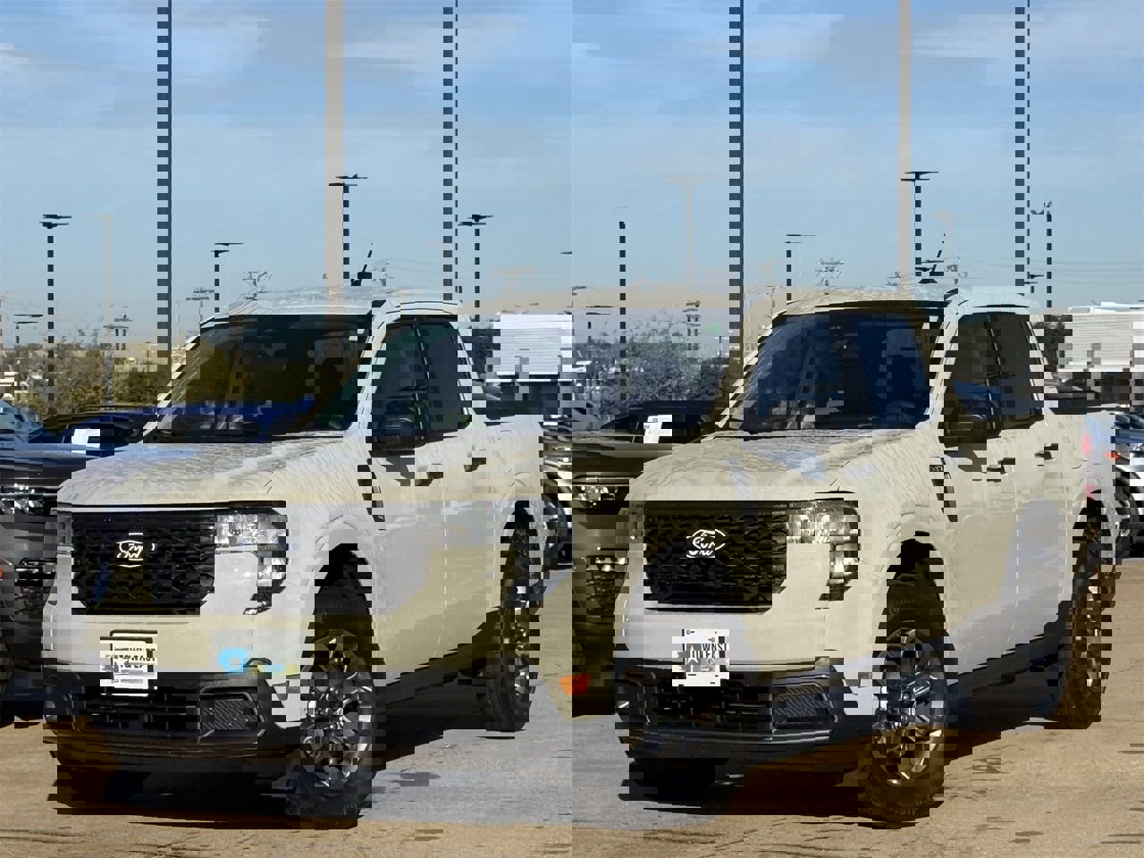 Certified 2025 Ford Maverick XLT image 2