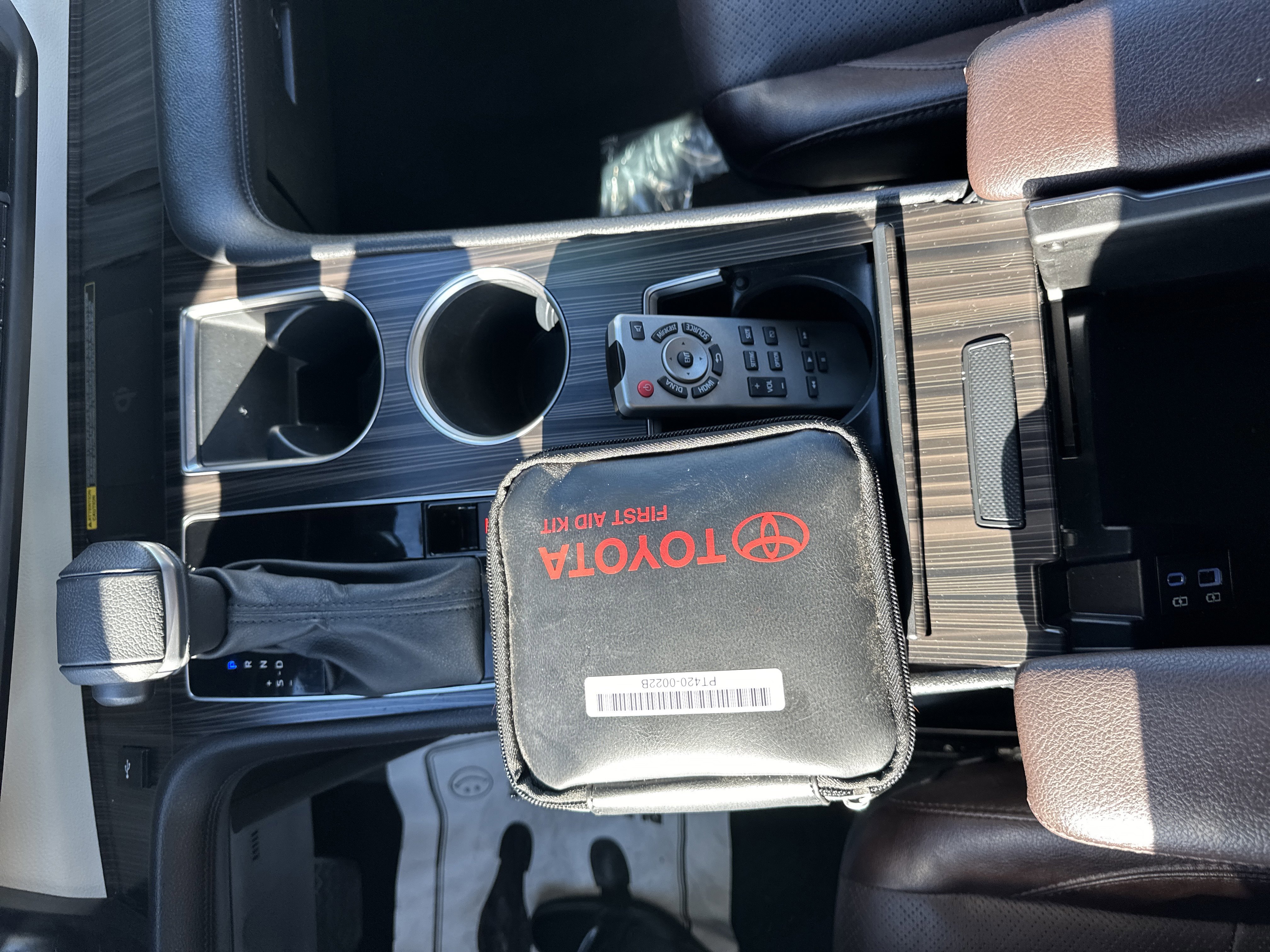 Used 2023 Toyota Sienna Platinum image 16