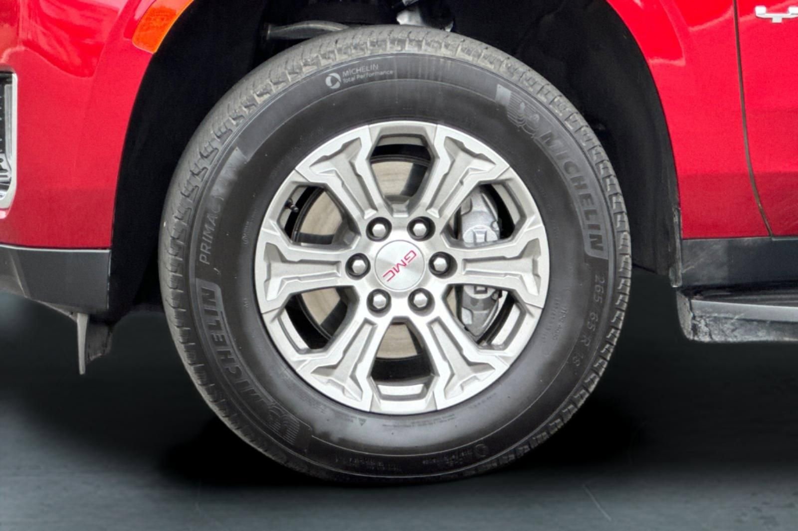 Used 2024 GMC Yukon XL SLE image 29