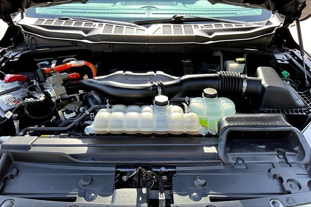 Certified 2022 Ford F150 Lariat w/ Equipment Group 502A High AWD/4WD image 33
