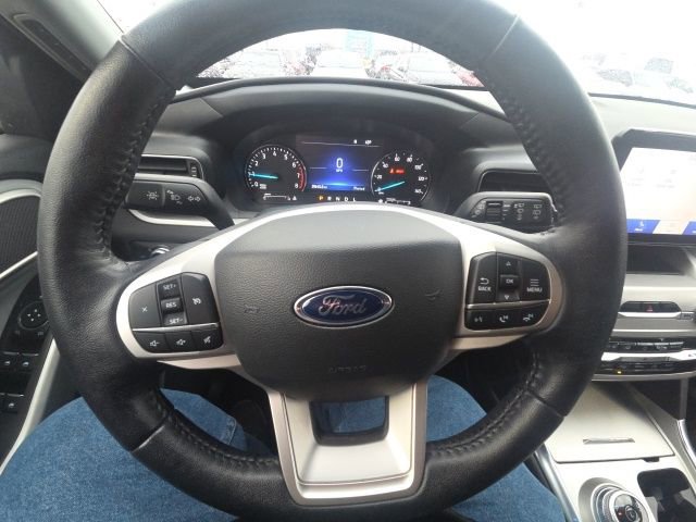 Certified 2022 Ford Explorer XLT w/ Equipment Group 202A image 39