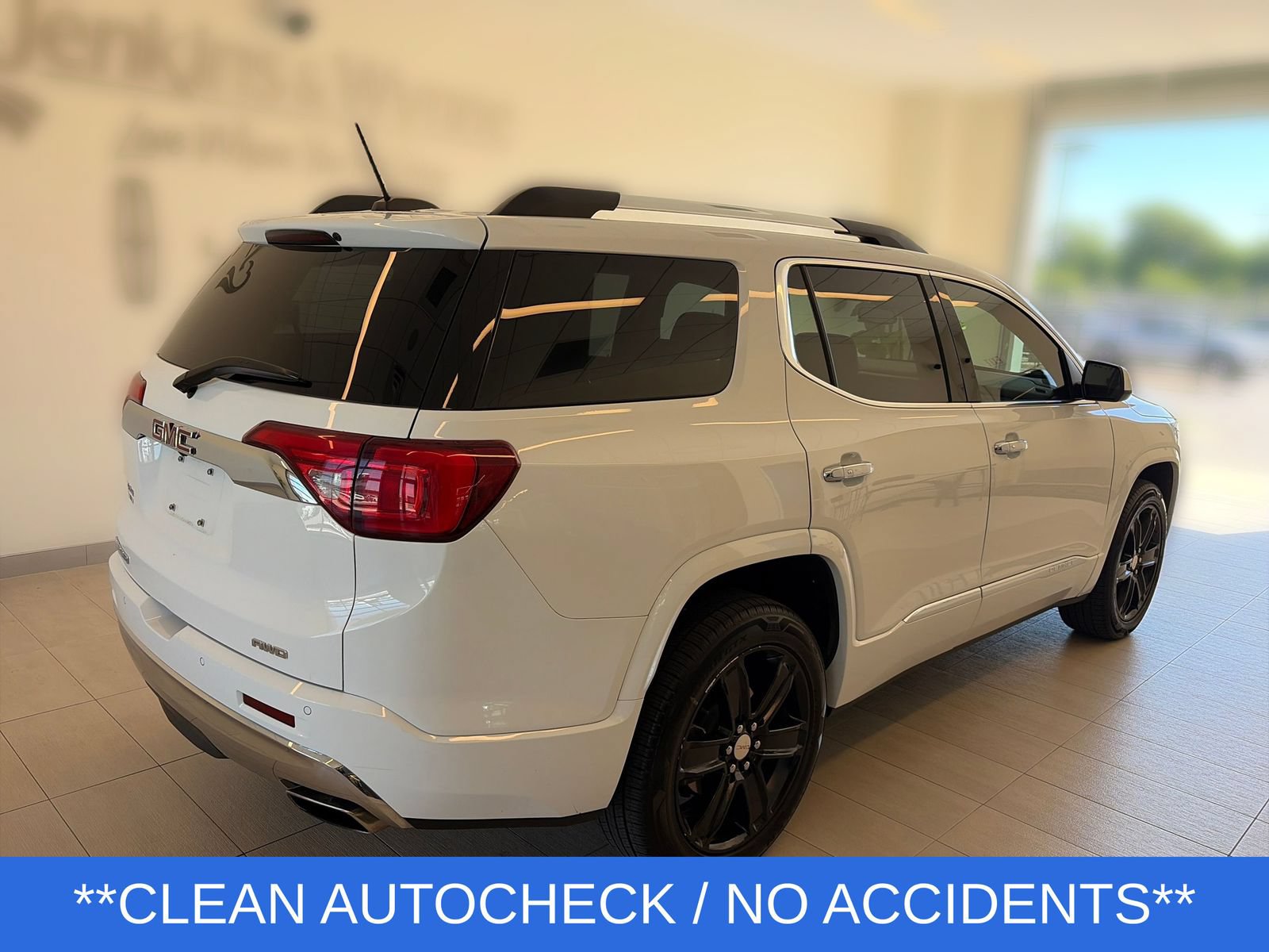 Used 2019 GMC Acadia Denali AWD/4WD image 4