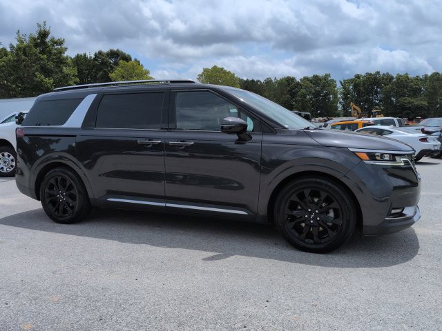 Used 2024 Kia Carnival SX Prestige FWD image 2