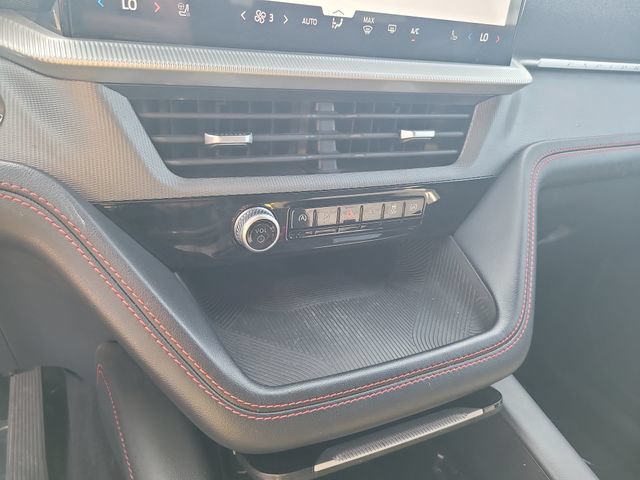 Certified 2025 Ford Explorer ST-Line w/ ST-Line Street Pack AWD/4WD image 20