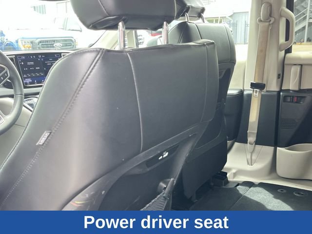Used 2023 Chrysler Pacifica Touring-L FWD image 24