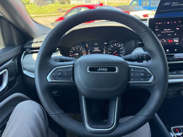 Used 2025 Jeep Compass Limited AWD/4WD image 19