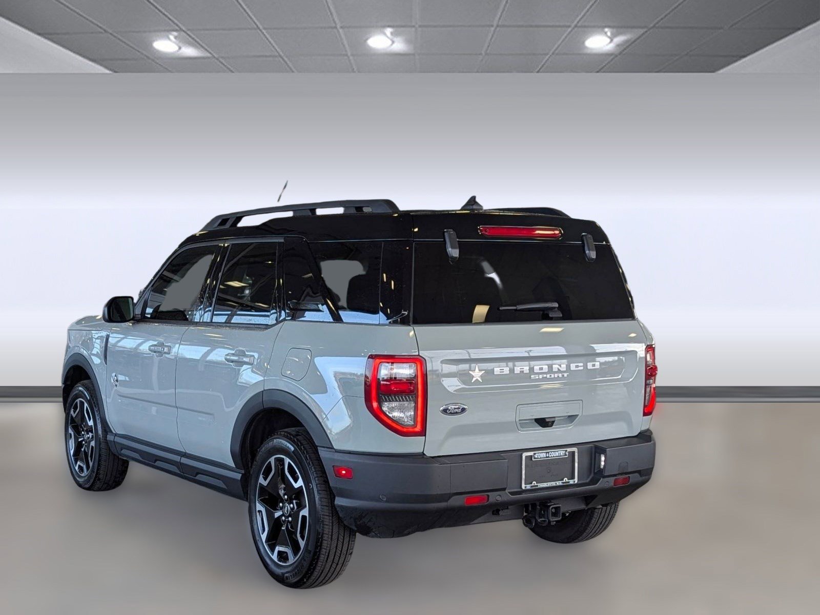 Certified 2023 Ford Bronco Sport Outer Banks w/ Tech Package image 3