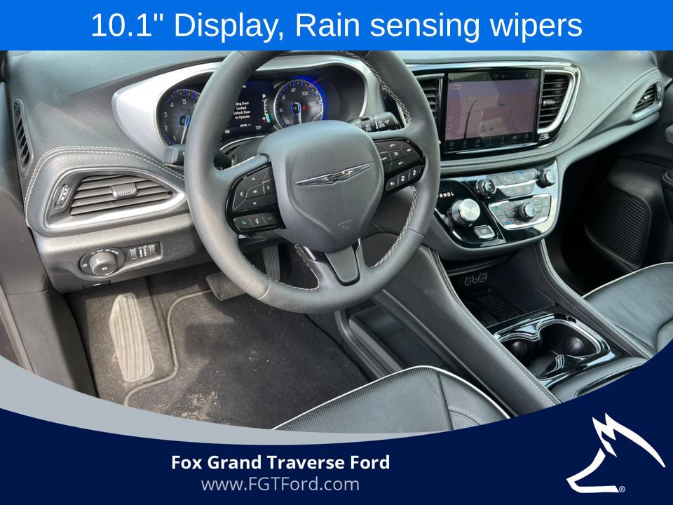 Used 2025 Chrysler Pacifica Limited FWD image 18