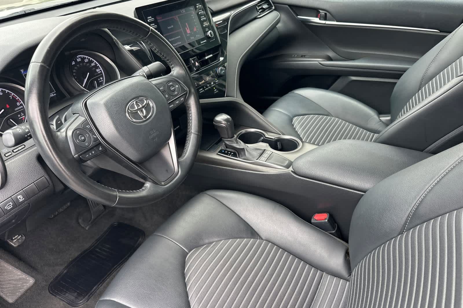 Used 2023 Toyota Camry SE image 12