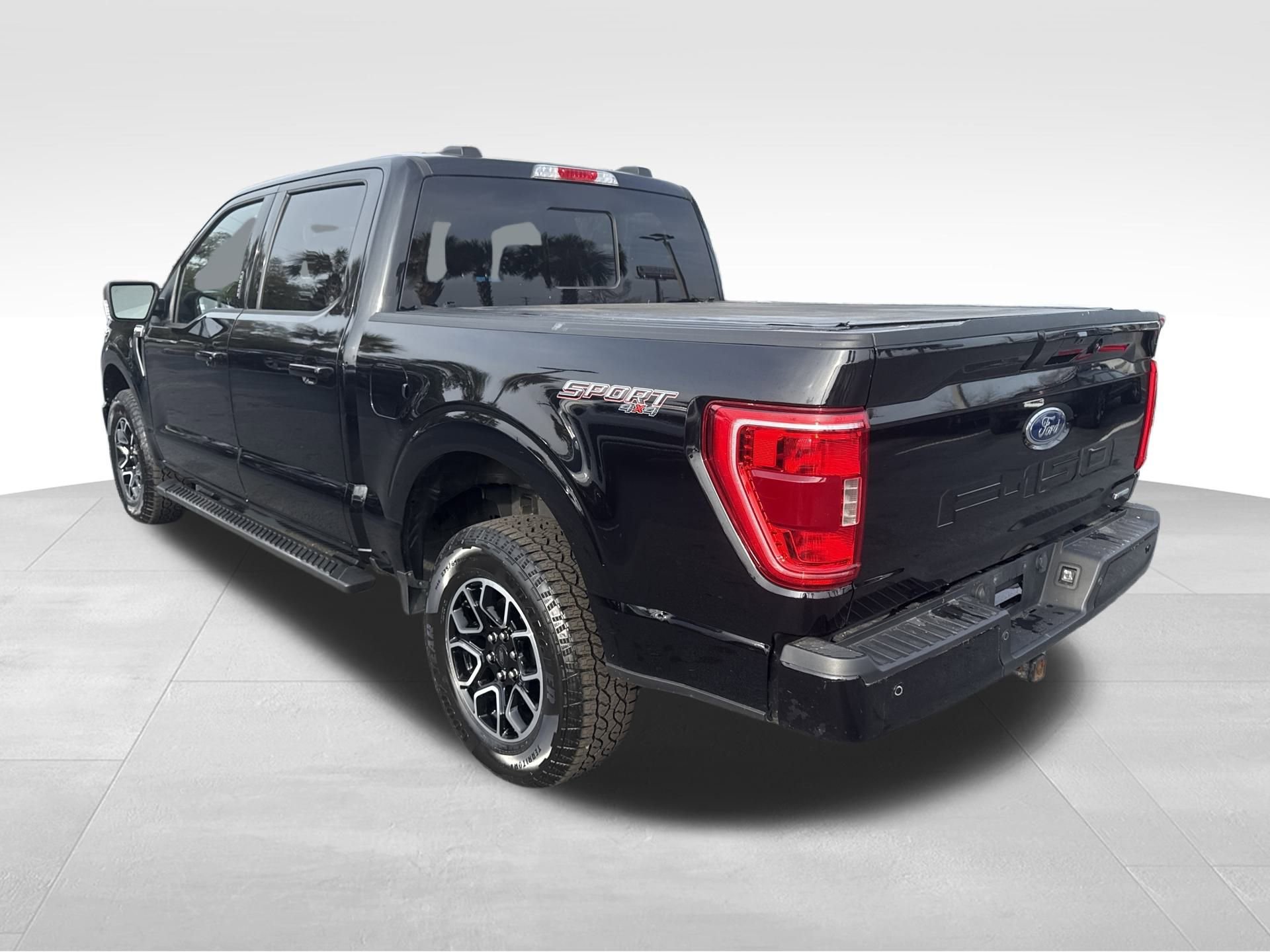 Certified 2022 Ford F150 XLT w/ Equipment Group 302A High image 5