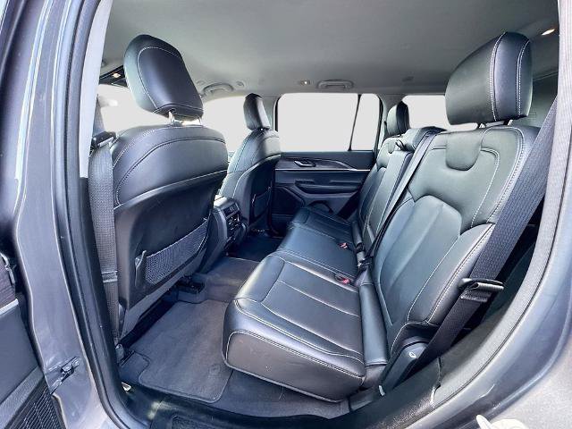 Used 2023 Jeep Grand Cherokee Limited AWD/4WD image 20