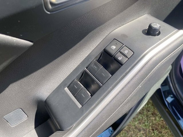 Used 2023 Toyota Highlander XLE FWD image 19