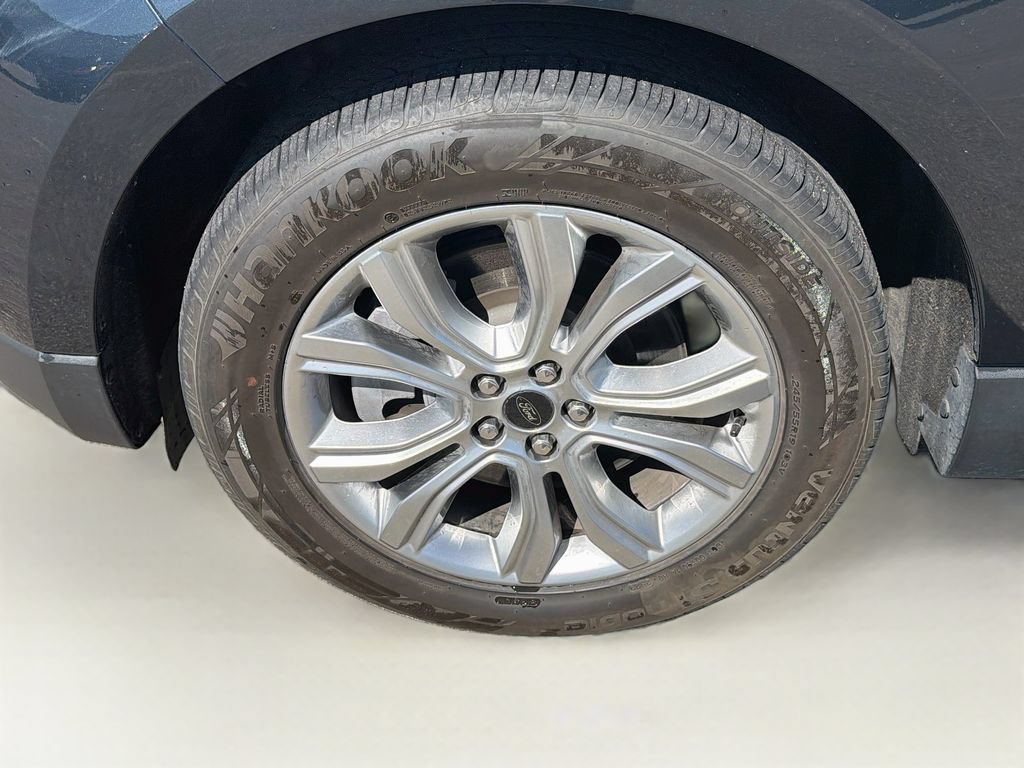 Certified 2024 Ford Edge Titanium AWD/4WD image 32