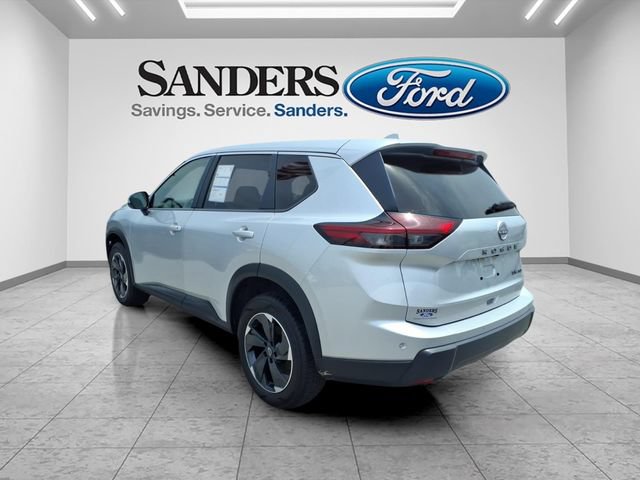 Used 2024 Nissan Rogue SV AWD/4WD image 4