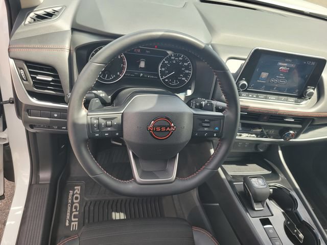 Used 2026 Nissan Rogue SV AWD/4WD image 30