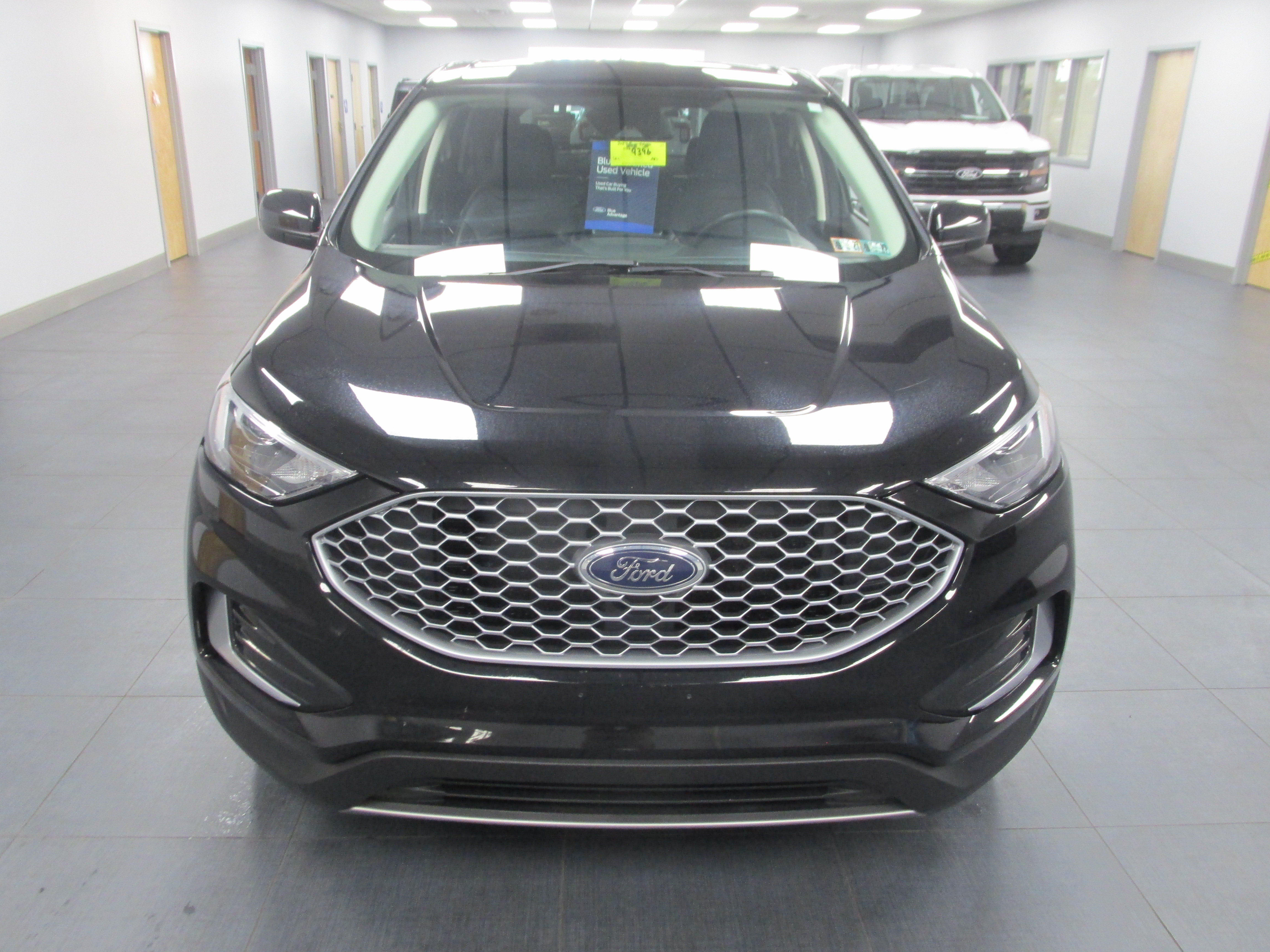 Certified 2024 Ford Edge SEL AWD/4WD image 2