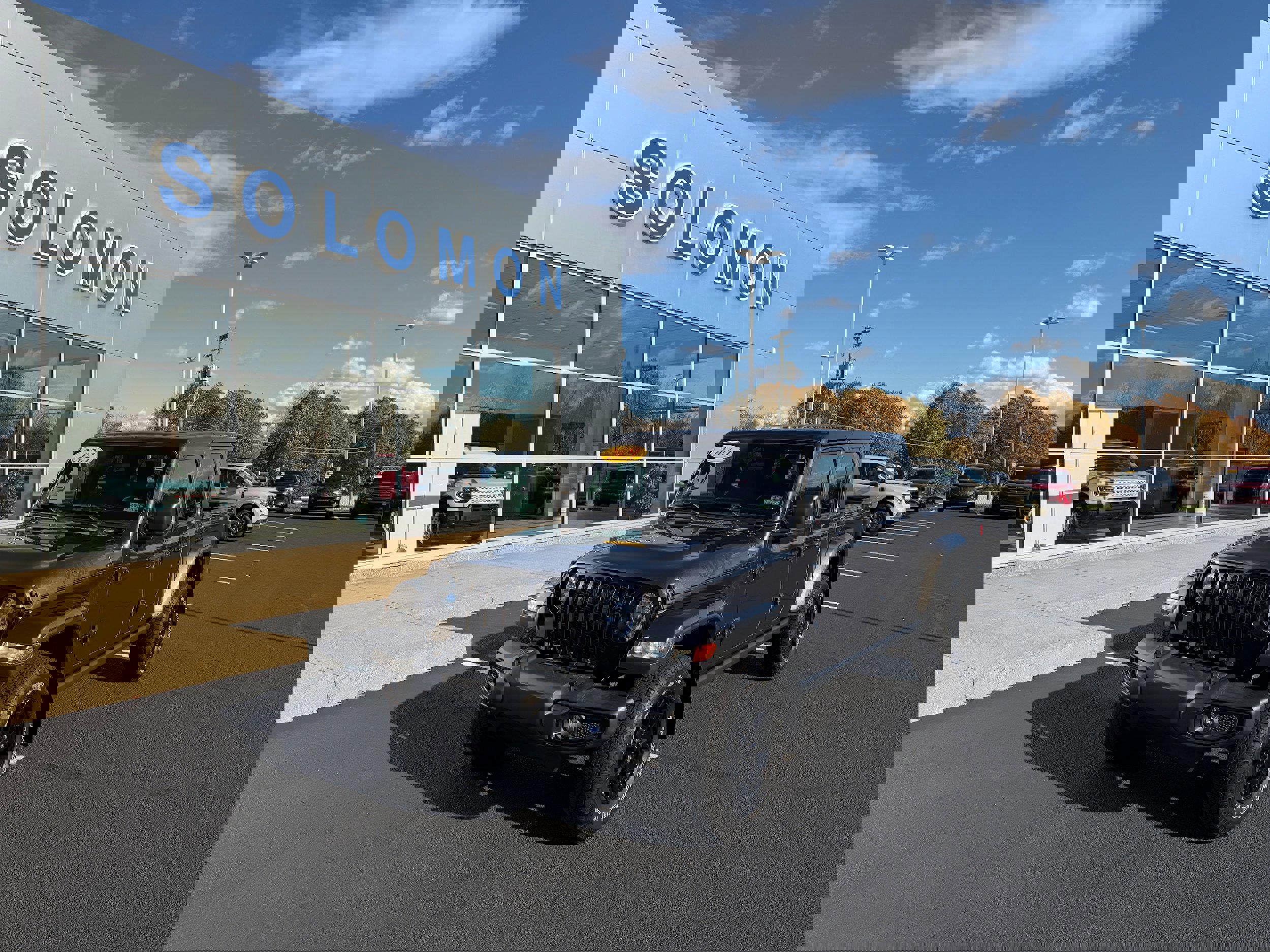 Used 2021 Jeep Gladiator Willys image 8