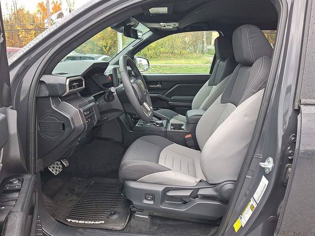 Used 2025 Toyota Tacoma TRD Sport AWD/4WD image 11