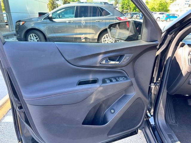 Used 2023 Chevrolet Equinox RS AWD/4WD image 32