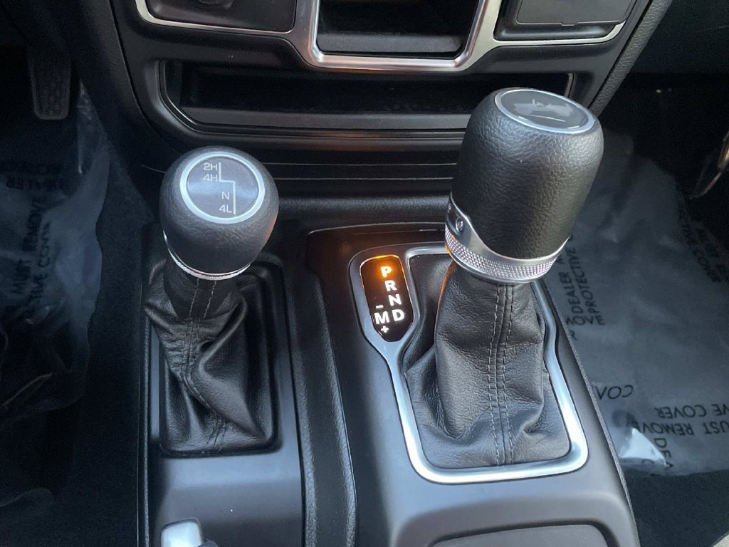 Used 2023 Jeep Wrangler Sport AWD/4WD image 28