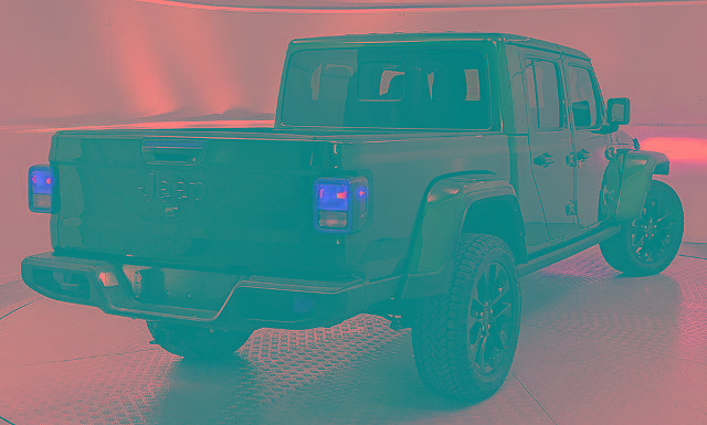 Used 2025 Jeep Gladiator Sport image 4