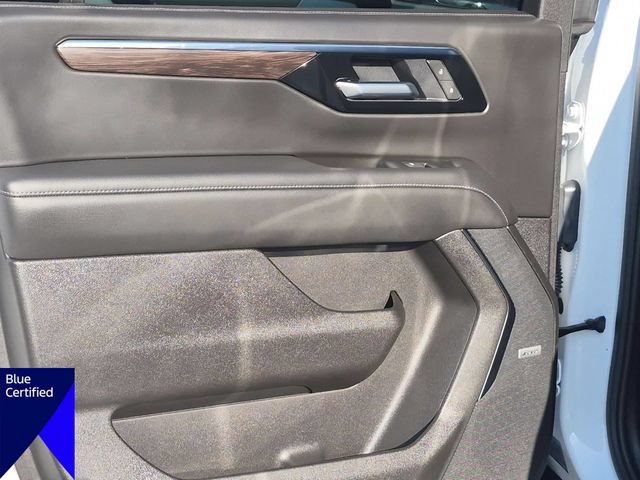 Used 2025 Chevrolet Suburban LT w/ Comfort Package RWD image 30