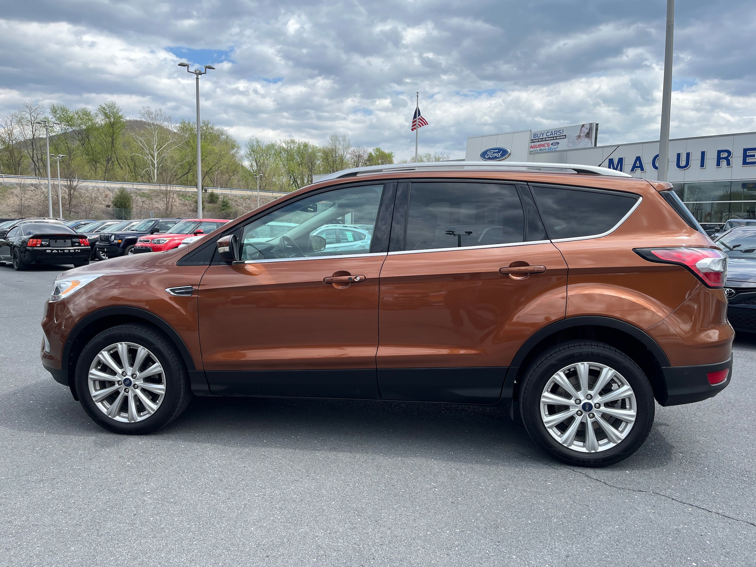 Certified 2017 Ford Escape Titanium w/ Equipment Group 301A AWD/4WD image 3