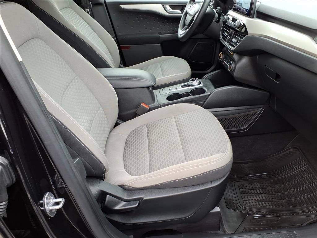 Certified 2020 Ford Escape SE image 8