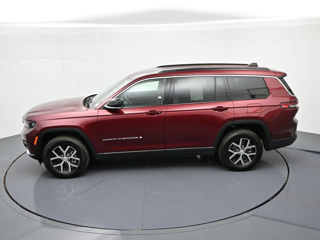 Used 2025 Jeep Grand Cherokee L Limited AWD/4WD image 29