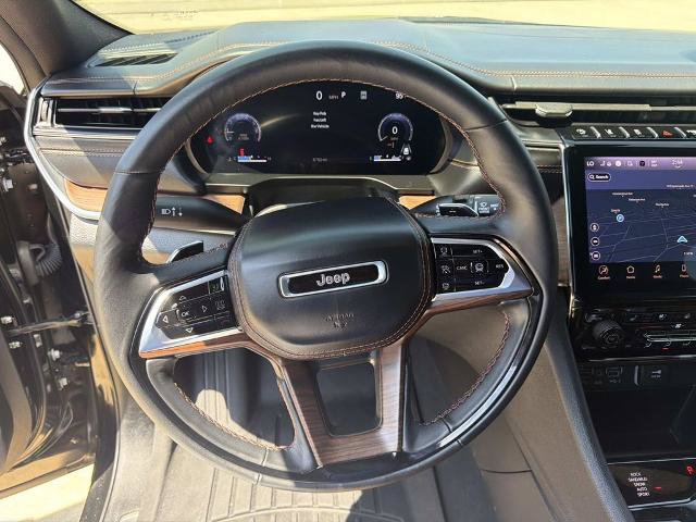 Used 2025 Jeep Grand Cherokee L Summit AWD/4WD image 25