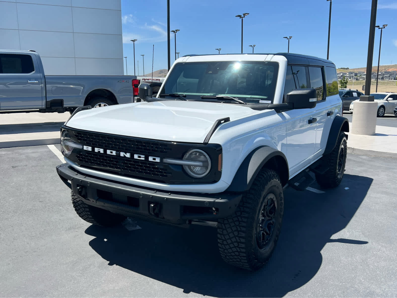 Certified 2024 Ford Bronco Wildtrak AWD/4WD image 2