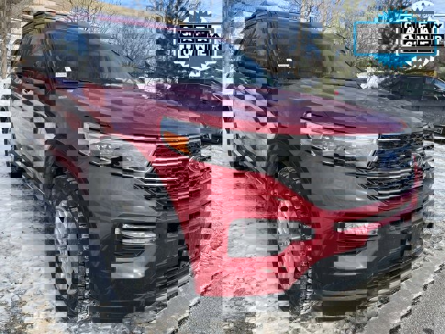 Certified 2021 Ford Explorer XLT w/ Equipment Group 202A image 2