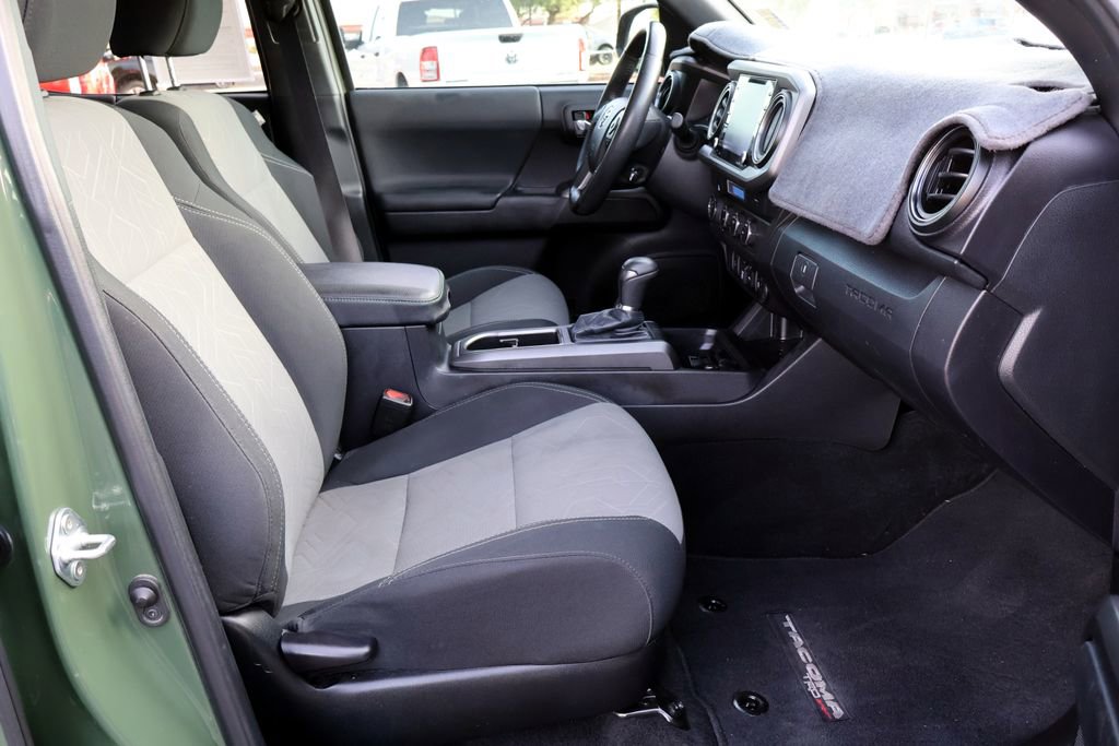 Used 2022 Toyota Tacoma TRD Sport AWD/4WD image 22