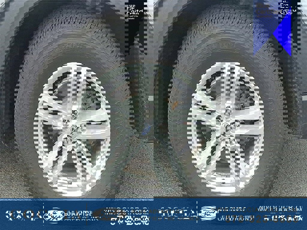 Certified 2021 Ford Explorer XLT w/ Equipment Group 202A image 8