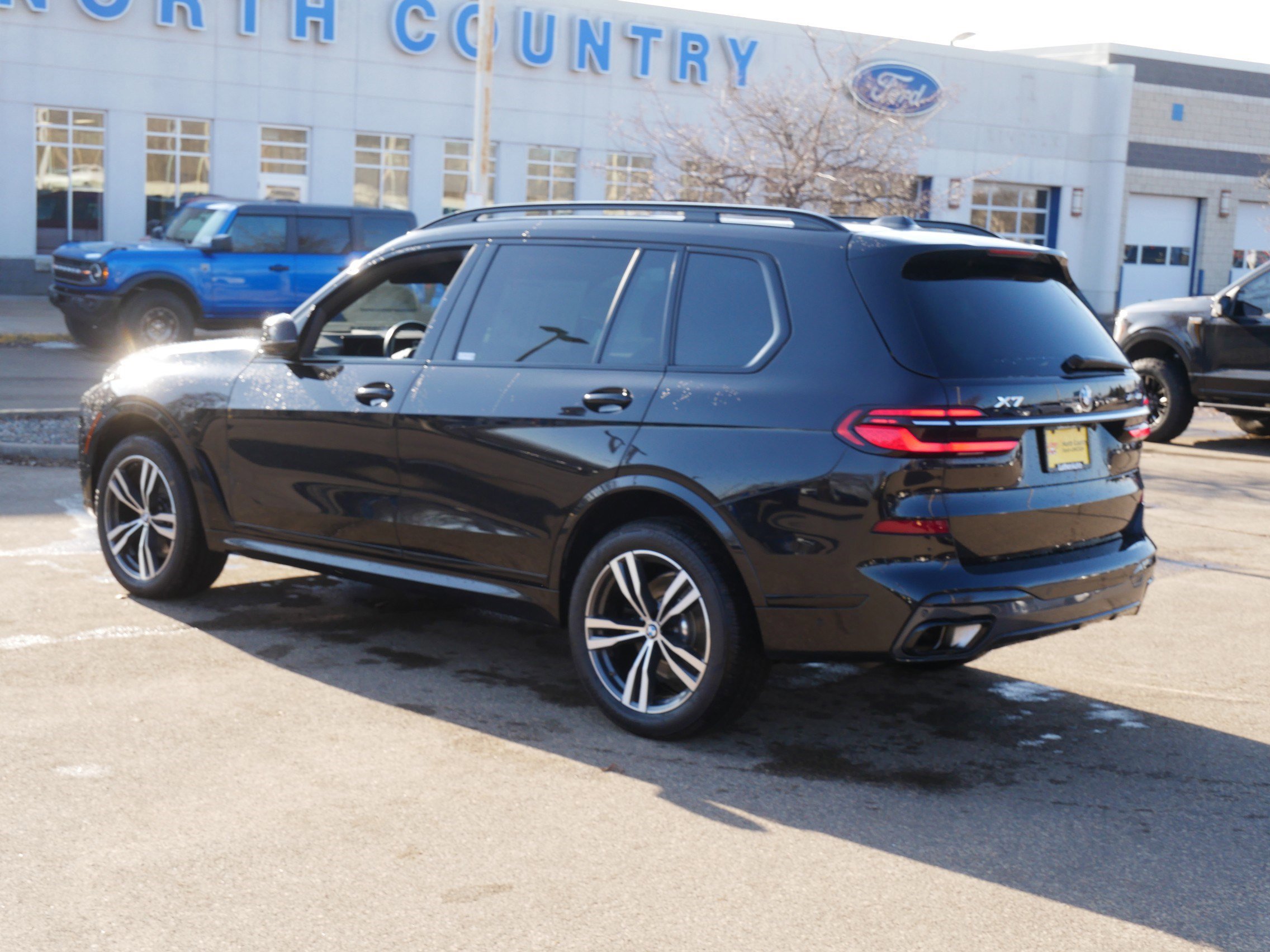 Used 2023 BMW X7 xDrive40i w/ Executive Package image 5