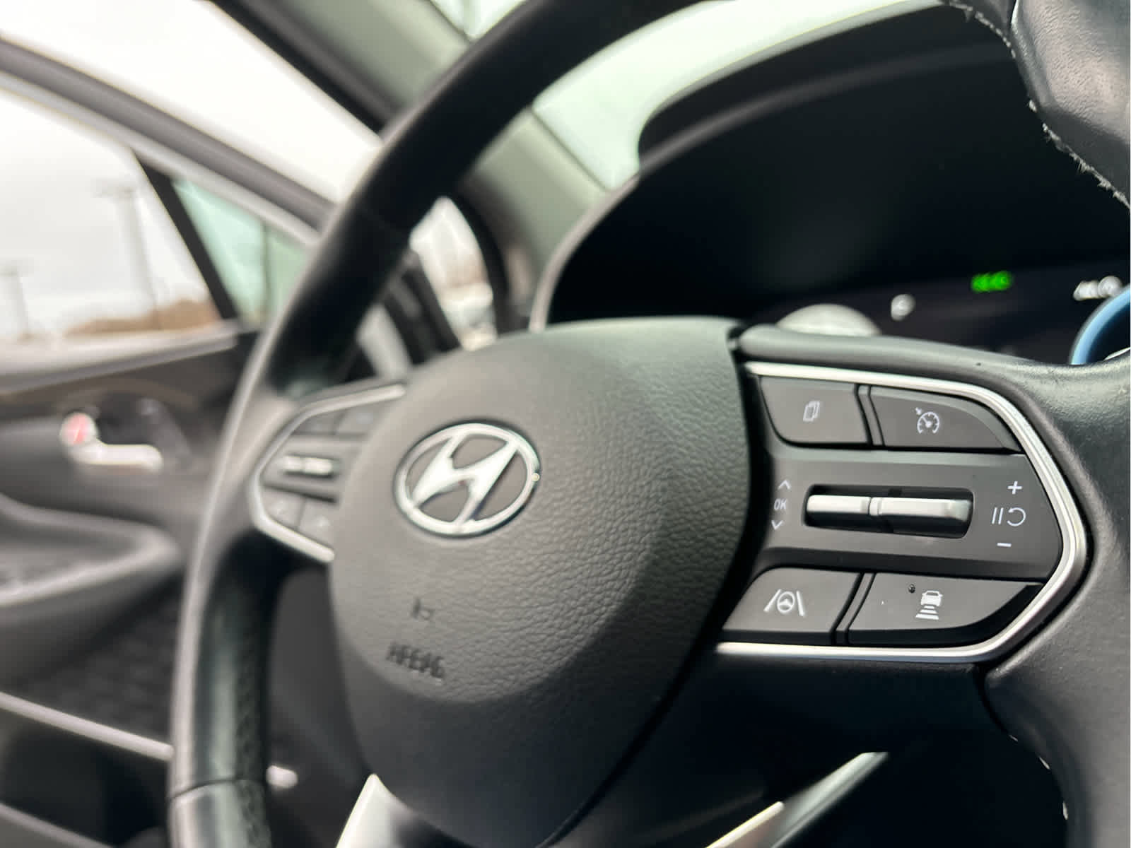 Used 2022 Hyundai Santa Fe Limited image 13