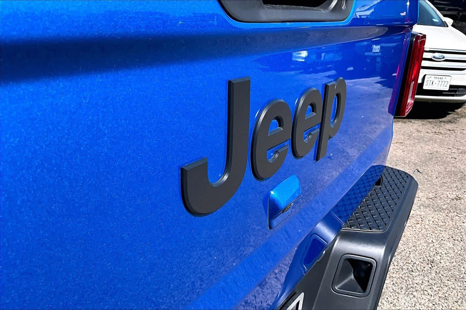 Used 2025 Jeep Gladiator Sport AWD/4WD image 31
