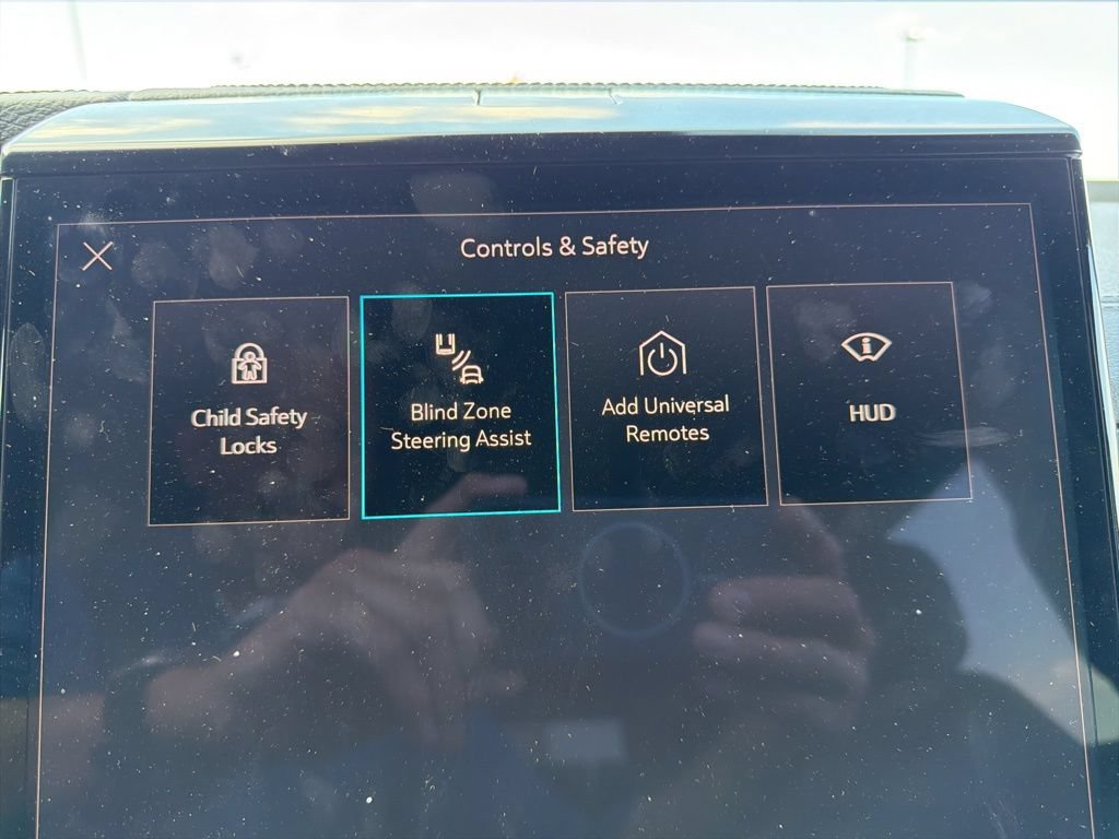 Used 2025 GMC Yukon XL Denali AWD/4WD image 48